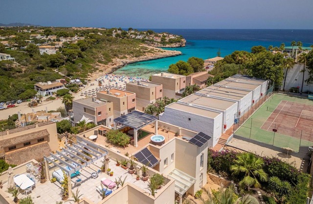 Bonito apartamento para 6 personas con piscina, A/C, jacuzzi, TV y terraza