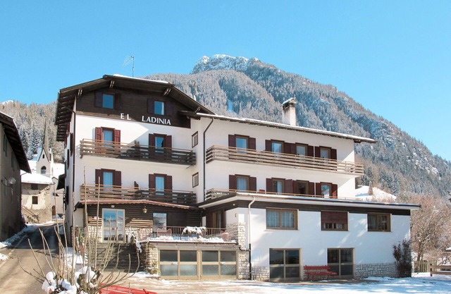 Acogedor apartamento para 7 personas con WIFI, TV, patio y mascotas permitida