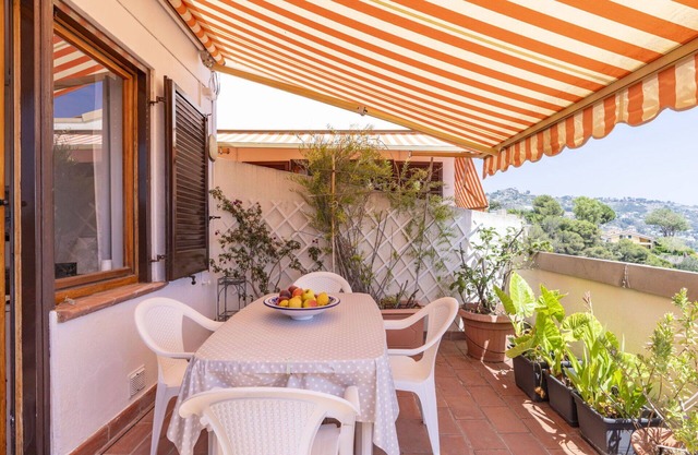 Hermoso apartamento para 4 personas con piscina, WIFI, A/C, terraza y mascotas permitida