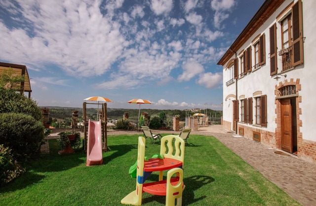 Hermoso apartamento para 4 personas con WIFI, piscina, A/C, TV, patio y mascotas permitida