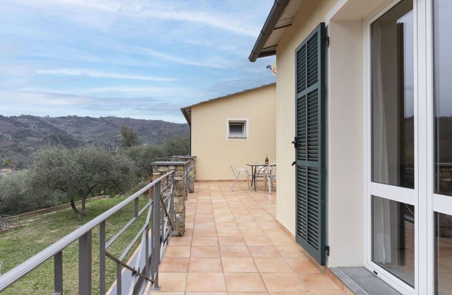 Hermoso apartamento en villa para 4 personas con A/C, WIFI, patio y mascotas permitida