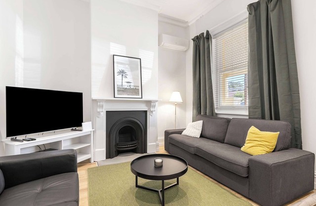 Pet Friendly Cottage Glenelg South