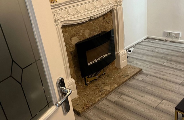 Cosy home with private parking