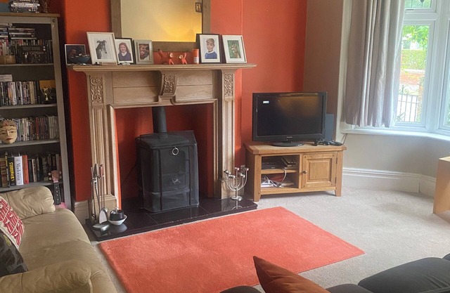 Cosy house in York, one of the UK’s most beautiful cities. Three bedrooms.