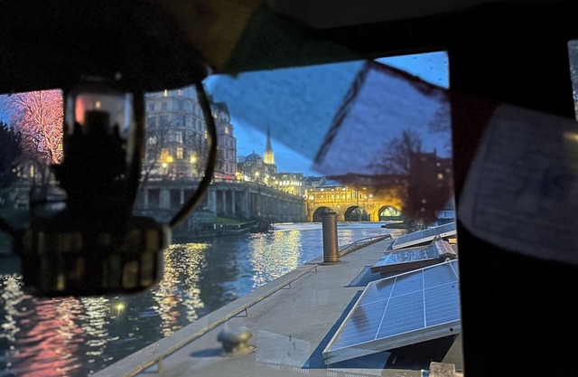 Cosy off grid barge in Bath city centre