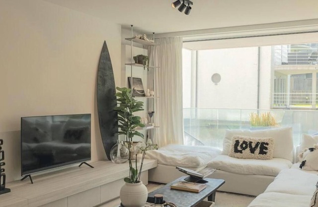 Cosy Specious Design Apartment Near the sea