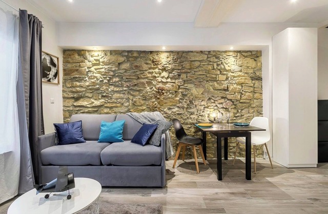 "Cosy studio - Place Jacobins"