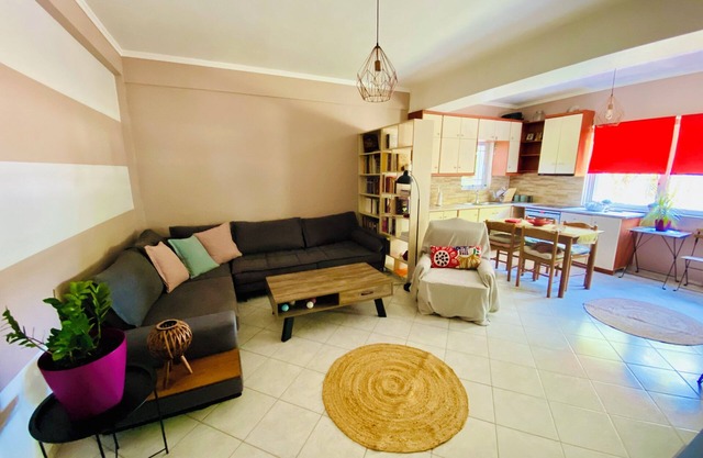 Cottage House, garden & lawn