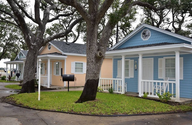 Cottage 13 at D&R Pelican Bay Resort