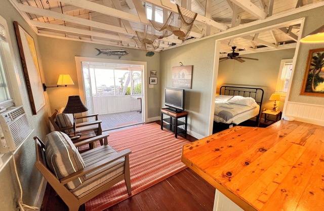 Histórico Fish Camp Cottages..Waterfront ... Beach ... Muelle