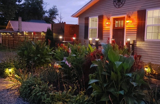 Cottage @ Buckeye Lake w/ Huge Private Fenced Yard