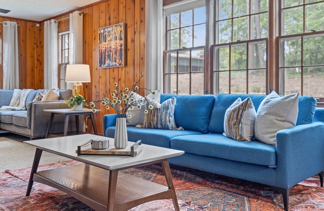 Spacious & Outdoorsy 5BR Cottage | BBQ Family Fun