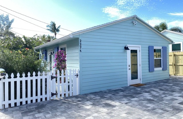 ¡Cabaña recientemente renovada en el corazón del centro de Delray Beach! (¡Mascota amigable!)