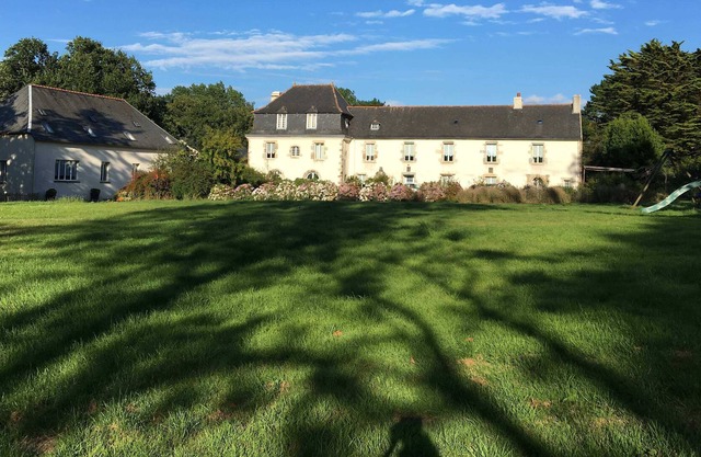 Casa rural en la propiedad de una mansión cerca del mar