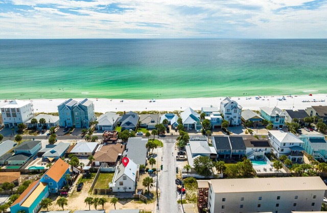 Cottage Seas | Steps To The Beach | Dogs Allowed!