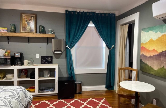 Cottage Suite 4 - Accessible Studio