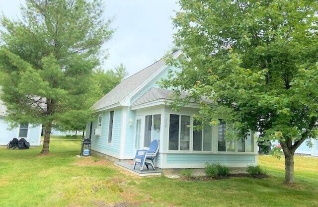 Cottages at Summer Village, fully furnished cottage, Wi-fi, heated pools, hot tub