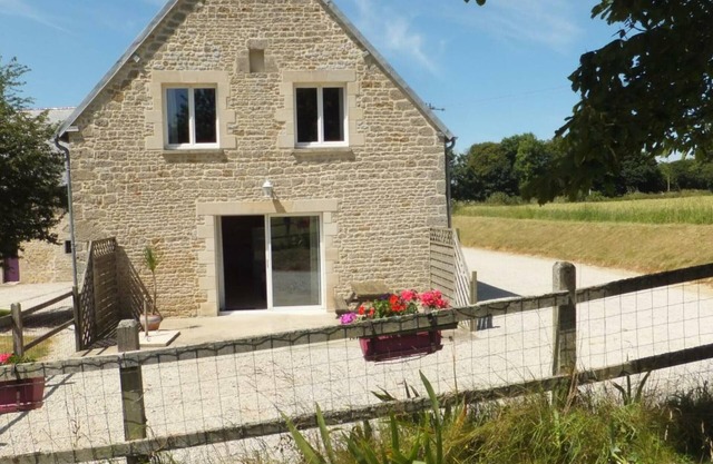 Entre el mar y el campo: Casa rústica con WiFi, BBQ, cercana a Utah Beach.