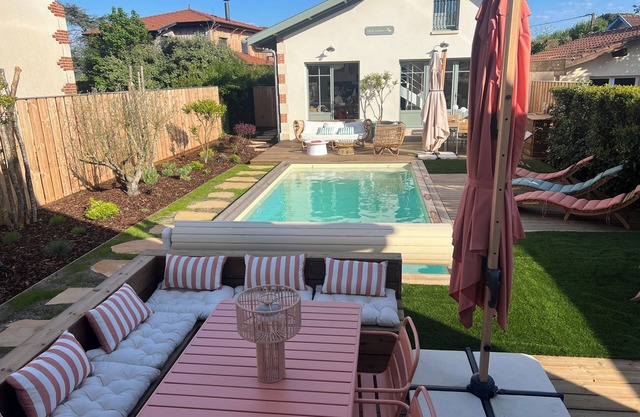 Couleurs Bassin" villas 50 m from the beach. 6 bedrooms - 11 beds - 6 bathrooms.