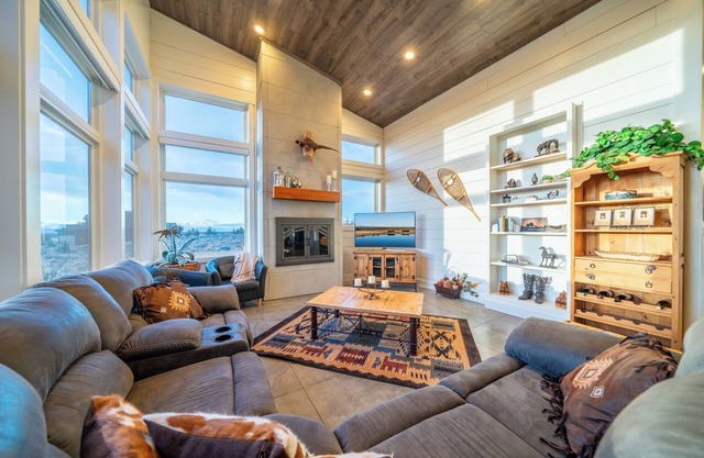 Country Chic Ranch- Panoramic Mountain Views - Resort Amenities