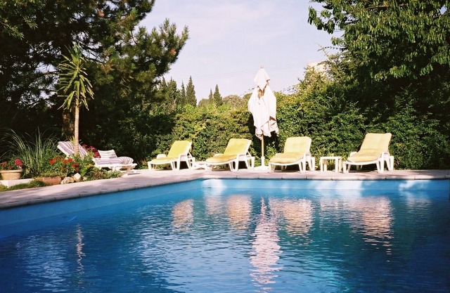 COUNTRY HOUSE 10 minutes from AVIGNON