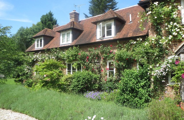 Casa de Campo, para 10 personas, piscina y pista de tenis, en Inkpen, Berkshire