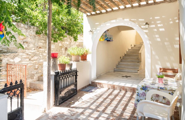 Casa de campo 'Villa Emmanuela' con vistas a la montaña, terraza privada y Wi-Fi