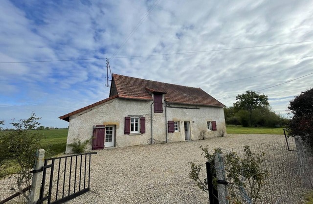 Casa familiar con jardín y todas las comodidades, cerca de rutas de senderismo y ciclismo