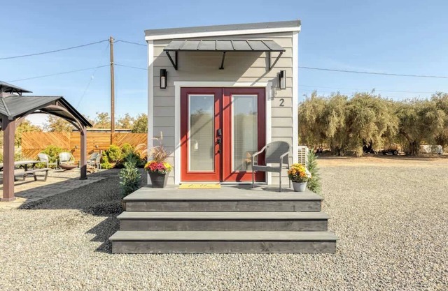Countryside Tiny Home w Loft, Close to Sequoia NP