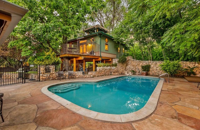 The Tree House at The Place