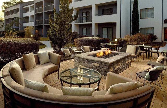 Courtyard by Marriott Greenville Haywood Mall