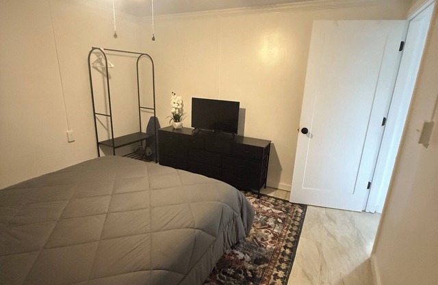 Cozy 1-bedroom apartment in enjoyable Warner Robins with AC, WiFi