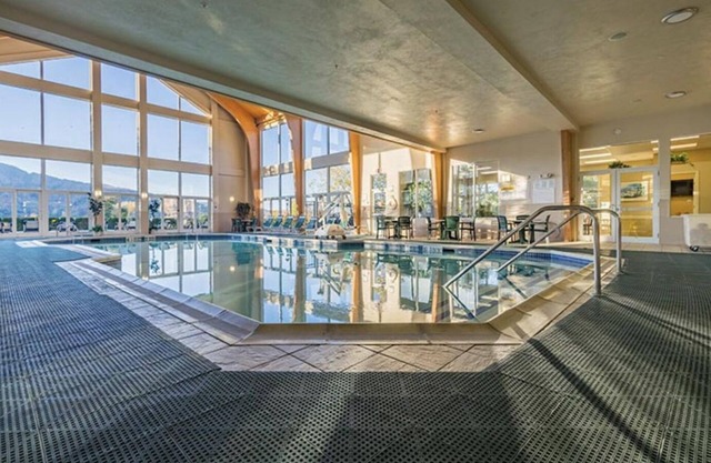 Cozy 1-bedroom at a New England style resort in the Berkshire mountains