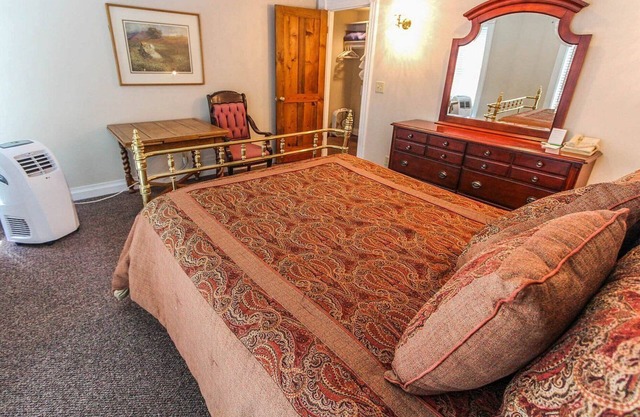 Cozy 1 bedroom condo, sleeps 4 with WiFi on Main Street in Park City