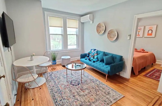 Cozy 1BDR In Center City Philly Hosted By StayRafa