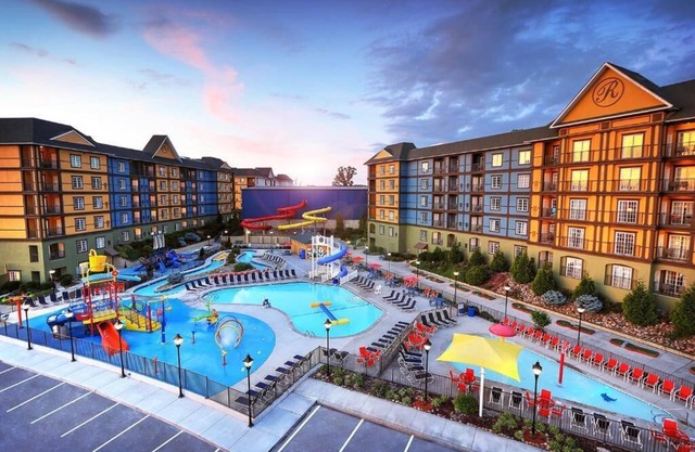 Cozy 2-Bd resort in charming Sevierville with AC, WiFi, fitness room Fam Friend