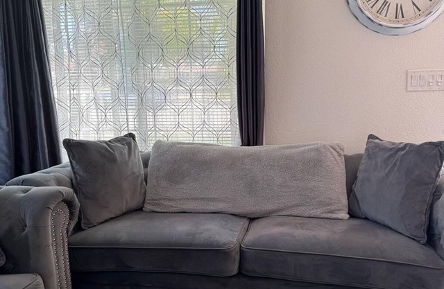 Cozy 2-bedroom apartment in lovely Pomona Close to FairPlex