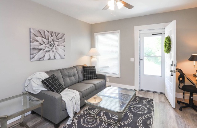 2 habitaciones, 1 baño, Dayton Duplex-half