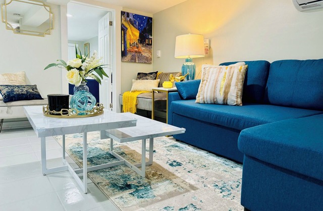 Cozy 2-bedroom Gem in charming North Bergen with Parking, backyard, and grill