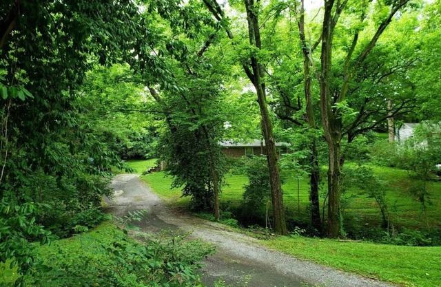 Cozy 2-bedroom home just minutes from BNA and The Opry