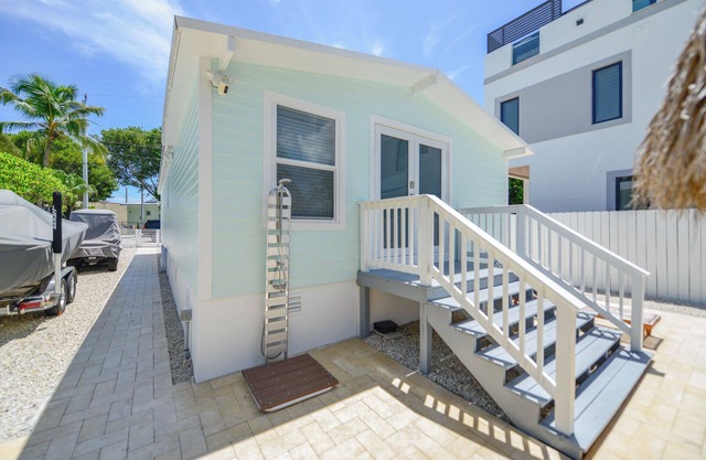 Cozy 2-Bedroom Key Largo Oasis – Steps from the Water