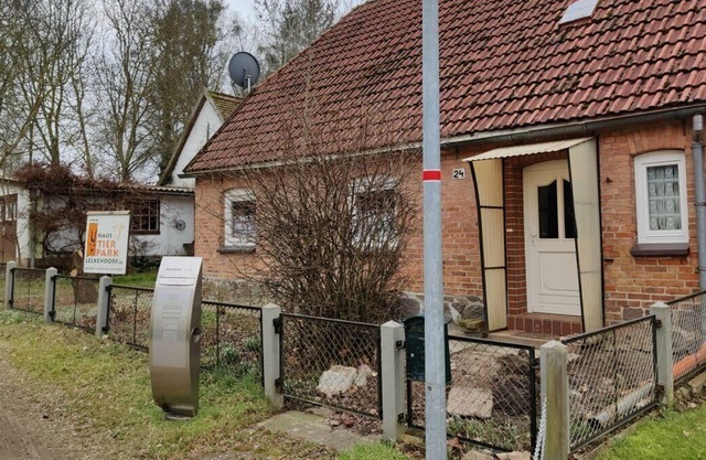 Cozy 200-year-old cottage with a fireplace