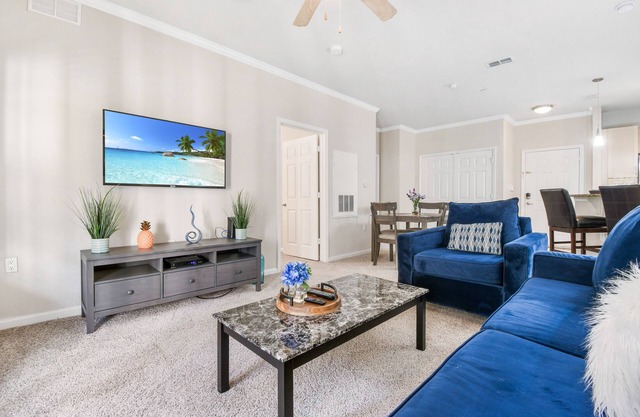 ⭐️ Cozy 2BD/2BA⭐️Pool🏊🏻♂️Gym🏋🏻♀️Work Space⭐️SmartTV