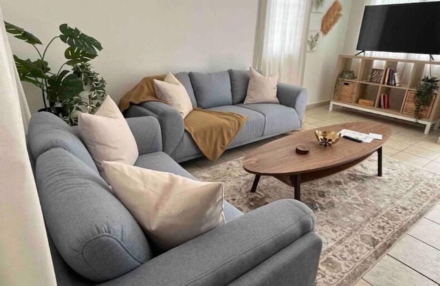 Cozy 2BR House with 1.5 Baths, Beach Vibes in PR