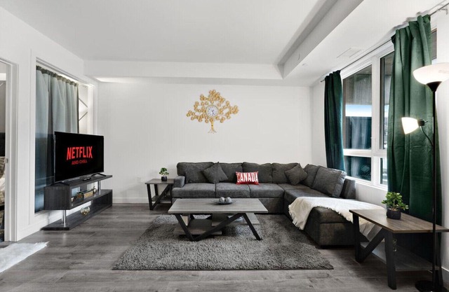 Cozy 2BR Suite Just 8 Mins Away from the Niagara Falls and can Sleeps 6 Guests