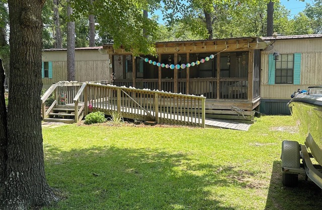 Cozy 3 Bdr mobile home 5 miles to Emerald Isle Beach or Downtown Swansboro