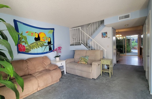 Cozy 3-bedroom condo, just minutes from the ocean and UC Santa Barbara,