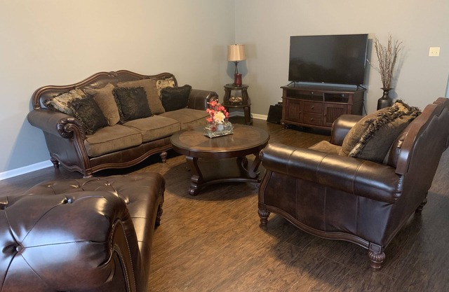 Cozy 3 Bedroom Home, Close to 3 Major Cities