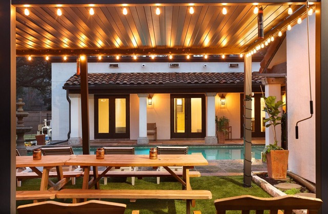 Spacious 3BR/3BA 2-Story Retreat