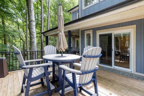 Cozy 3BR Home - Peaceful Lake Cove Views